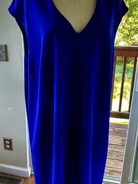 Ronni Nicole V-Neck Shift Dress in Royal Blue Size 22W
